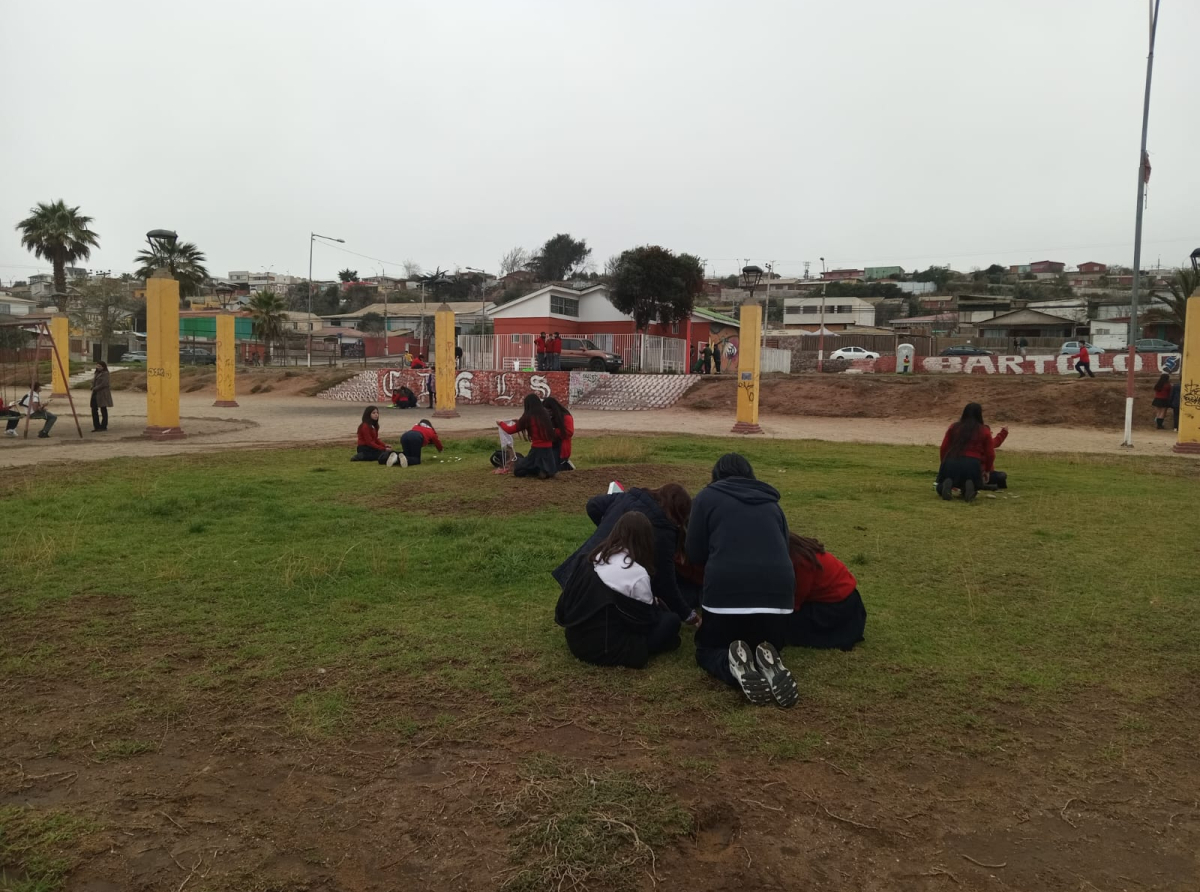 ESTUDIANTES DE 8VO BÁSICO VIVIERON EL ESTILO DEL LAND ART