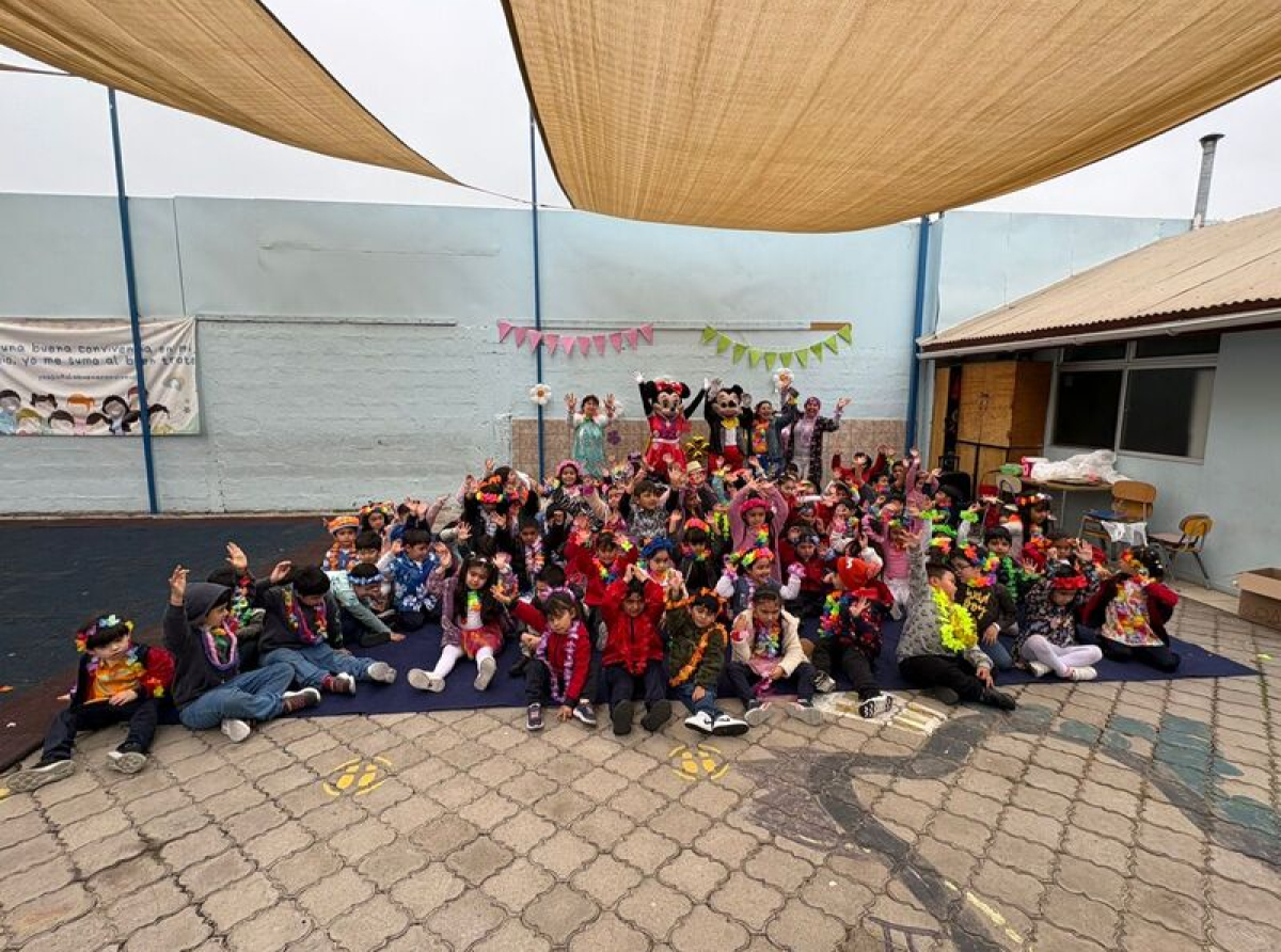 CELEBRAMOS LOS 100 DÍAS CON UNA FIESTA HAWAIANA