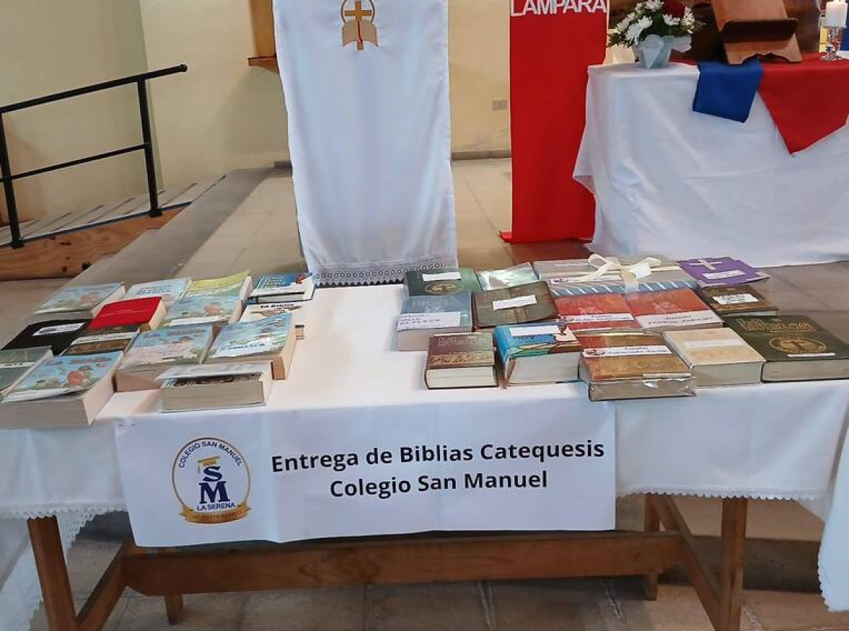 COLEGIO SAN MANUEL DIO INICIO AL MES DE LA BIBLIA