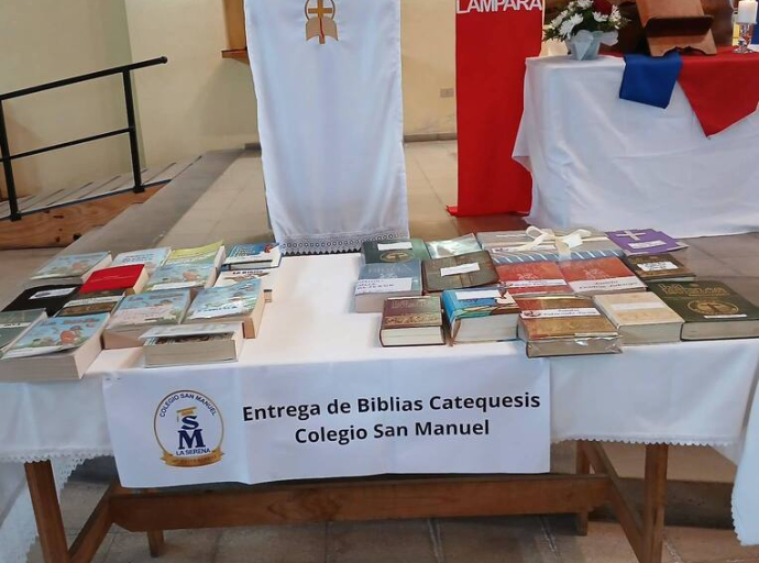 COLEGIO SAN MANUEL DIO INICIO AL MES DE LA BIBLIA