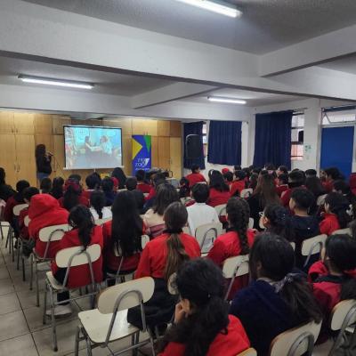 Charla Paz Corral Escritora 3